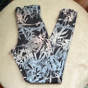 *ONZIE* Abstract Tropical Floral Leggings Yoga Pants Sz S